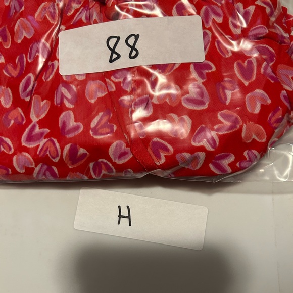 J. CREW NWT Smocked Keyhole Top size M red with hearts - Picture 8 of 8